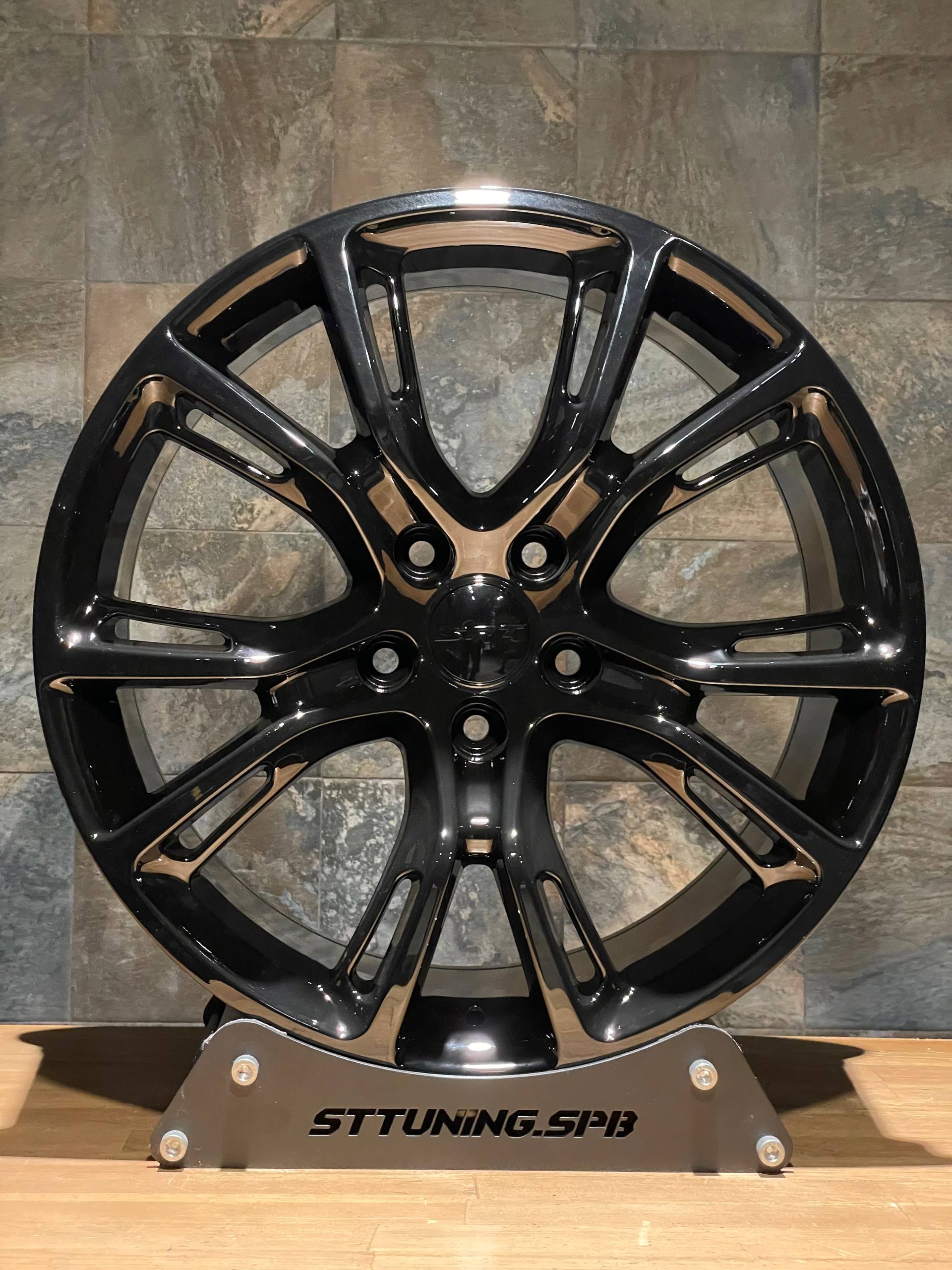 Диски Replica ST 280, цвет Gloss Black