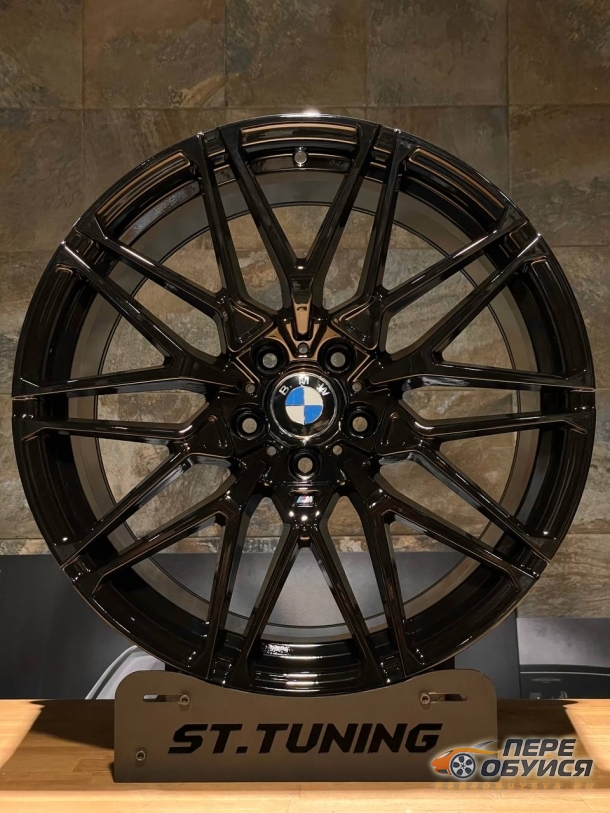 Диски Replica ST B 818M, цвет Gloss Black